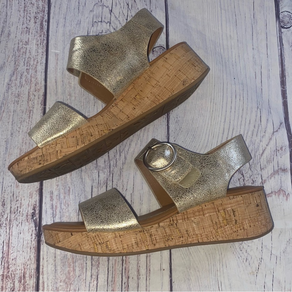 EuroSoft Finnly Womens Gold Metallic Leather Wedge Sandal Size 7.5 Sofft - Picture 5 of 10